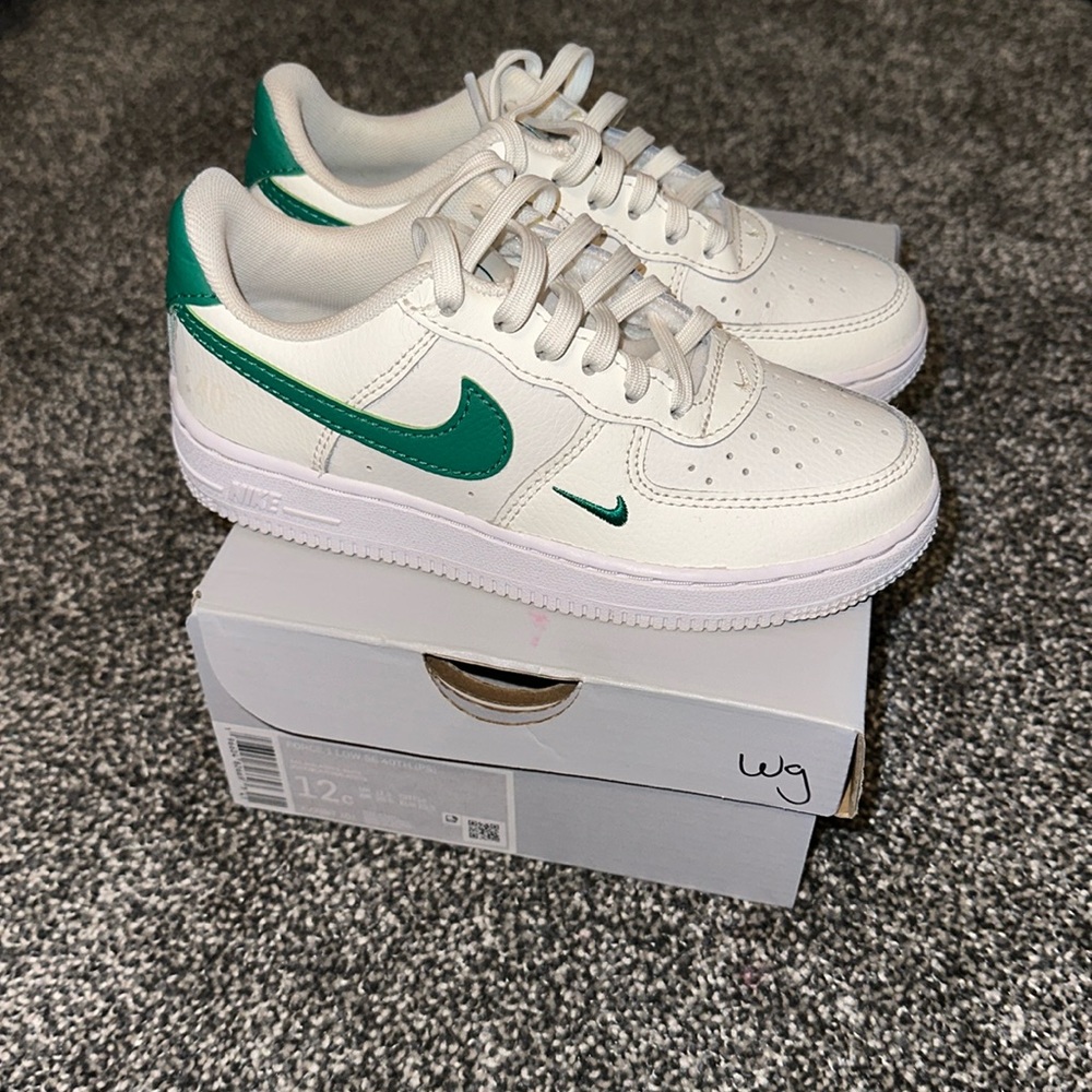 Nike Air Force 1 SE 40th size 12C, unisex kids, kept in good condition